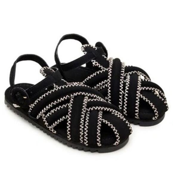 Farm Rio Black White Zigzag Sandal Vegan Leather Sz 8 NWT Boho Made in Brazil. - Picture 1 of 5